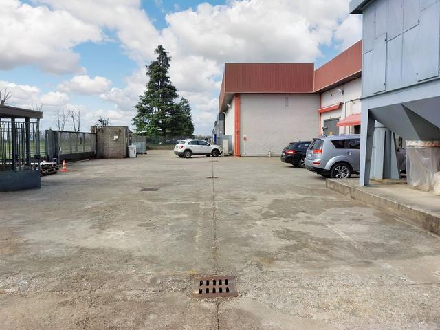 #20483 Capannone artigianale con uffici in vendita - foto 2