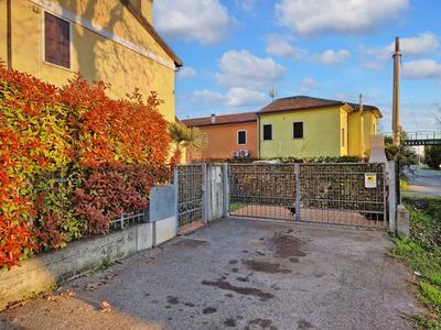 Villette a schiera in vendita