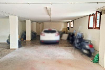 Garage in vendita