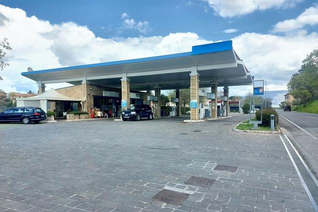 #20711 Stazione di servizio rifornimento carburanti in vendita - foto 1