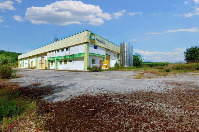 #20747 Opificio industriale con porzione di terreno in vendita - foto 1