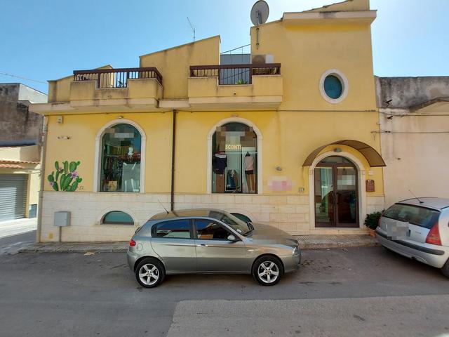 Negozi in vendita