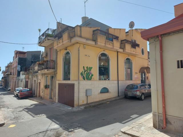 Negozi in vendita