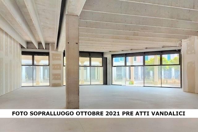 #20890 Parco commerciale con padiglioni e parcheggi in vendita - foto 9