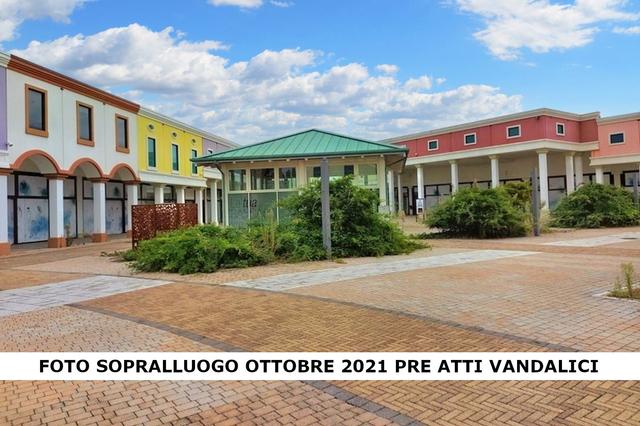 #20890 Parco commerciale con padiglioni e parcheggi in vendita - foto 24