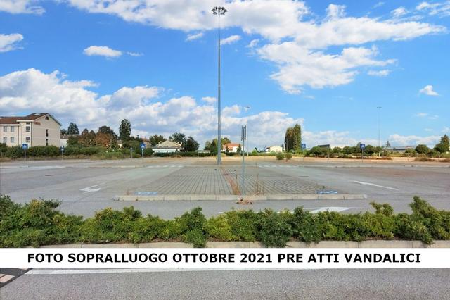 #20890 Parco commerciale con padiglioni e parcheggi in vendita - foto 30