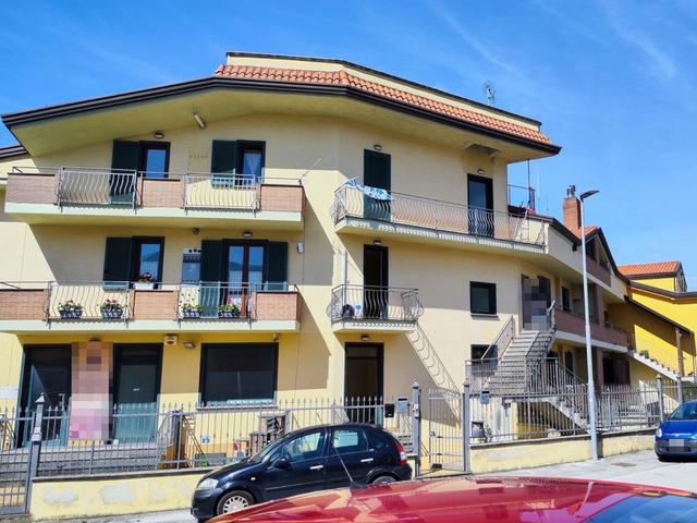 #20945 Locale commerciale con laboratorio in vendita - foto 2