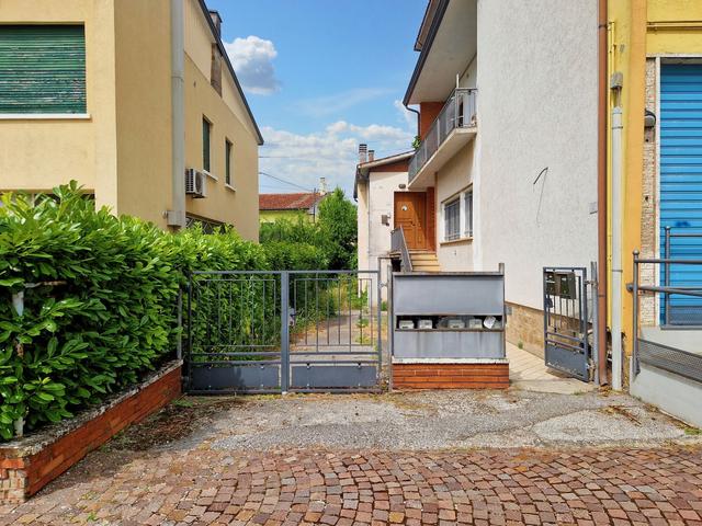 #20984 Ufficio al piano terra rialzato con garage in vendita - foto 2