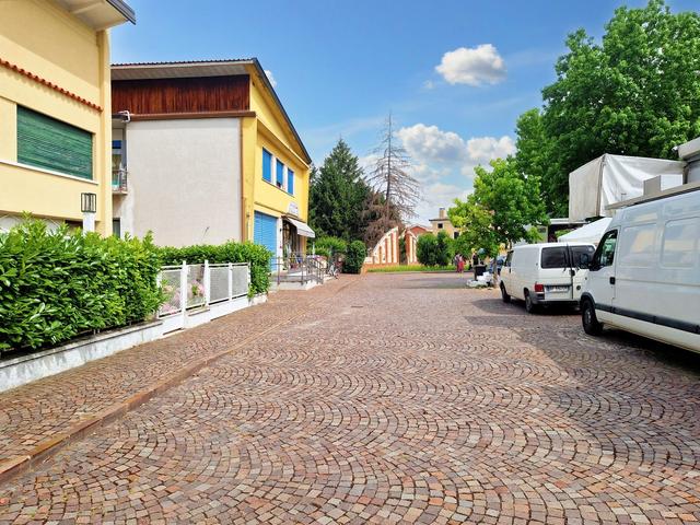 #20984 Ufficio al piano terra rialzato con garage in vendita - foto 4