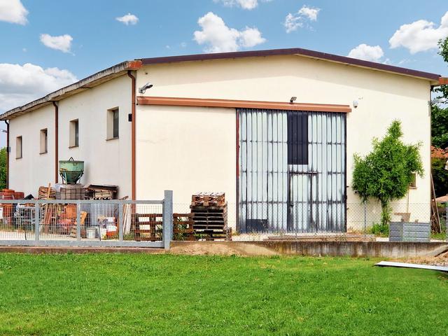 #20985 Capannone con corte in vendita - foto 1