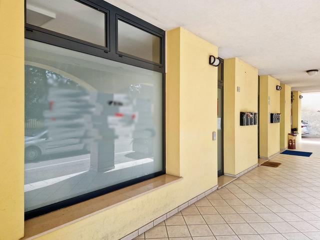 #20987 Negozio al piano terra con posto auto in vendita - foto 5