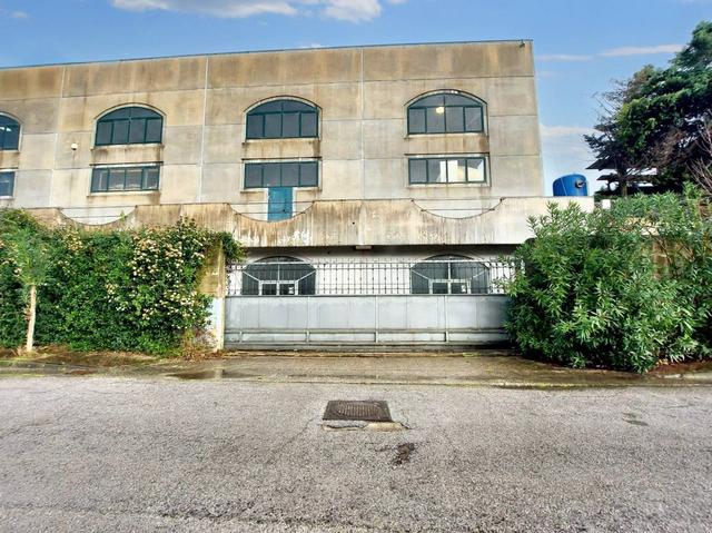 #21015 Complesso industriale con opificio ed uffici in vendita - foto 8