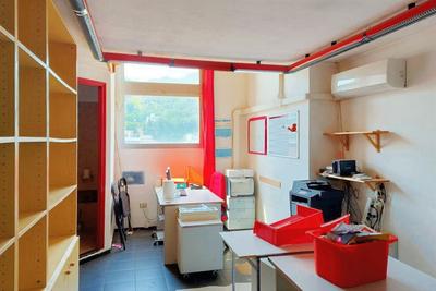 Laboratori in vendita