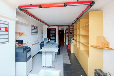 Laboratori in vendita