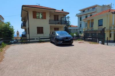 Posti auto in vendita