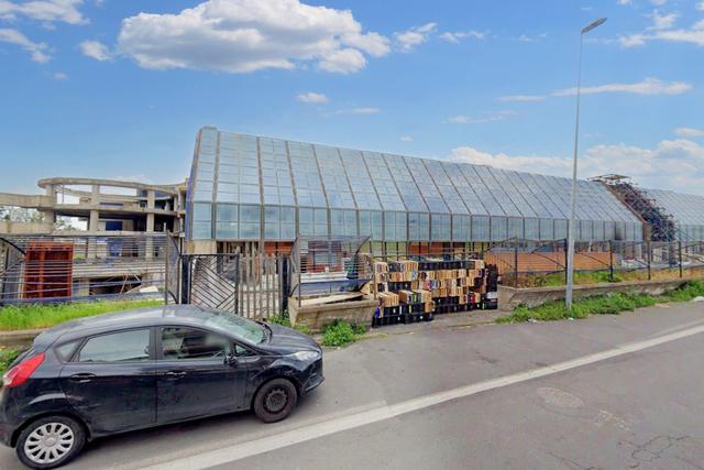 Complessi commerciali in vendita