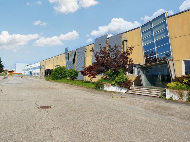 #21253 Porzione di fabbricato industriale con terreni in vendita - foto 1