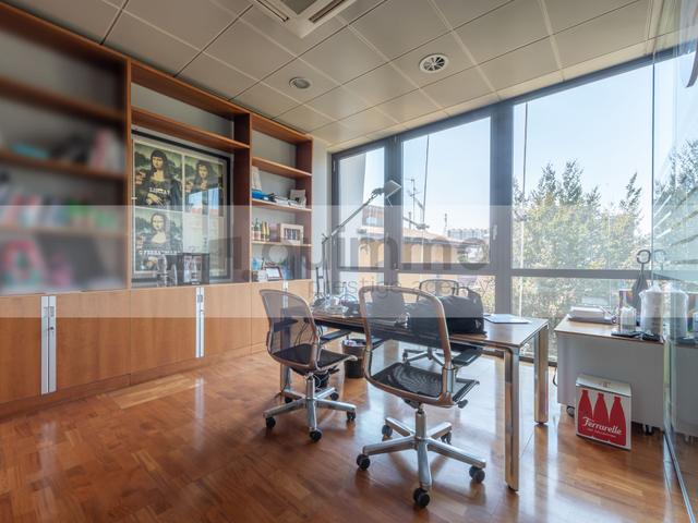 Edifici direzionali in vendita