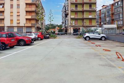 Posti auto in vendita