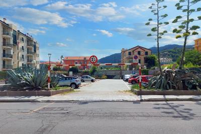 Posti auto in vendita