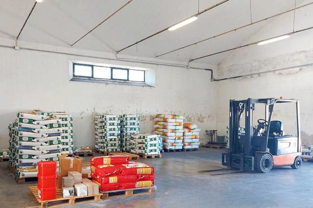 #21452 Complesso artigianale con cortile e pertinenze in vendita - foto 2