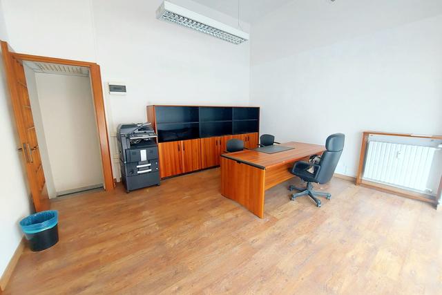 #21533 Locale commerciale su due piani in vendita - foto 1