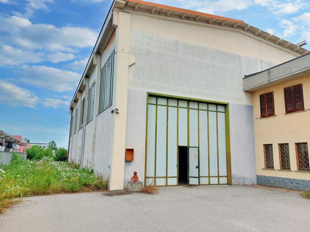 #21550 Capannone con uffici e area pertinenziale in vendita - foto 2