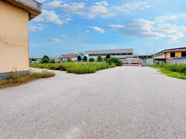 #21550 Capannone con uffici e area pertinenziale in vendita - foto 5