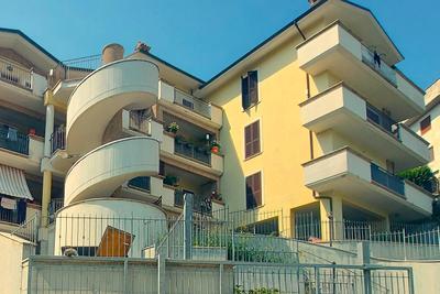 Palazzi in vendita