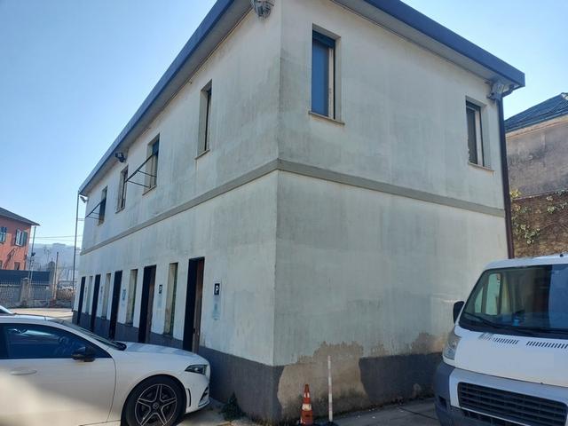#21605 Porzione di complesso commerciale/logistico con area esterna in vendita - foto 6