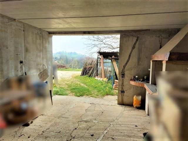 Magazzini in vendita