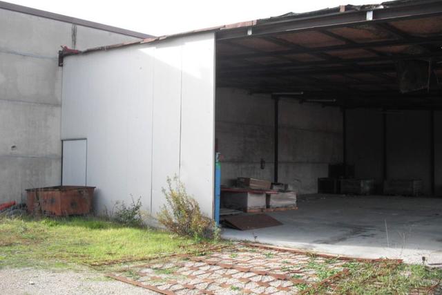 Fabbricati industriali in vendita