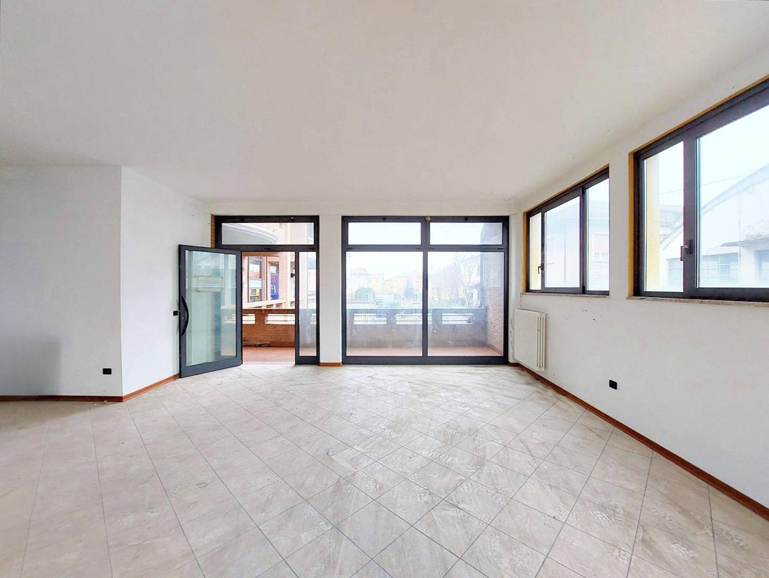 #21842 Negozio in complesso commerciale in vendita - foto 1