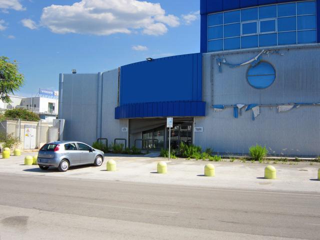 #21854 Fabbricato commerciale con ampi spazi di vendita in vendita - foto 2