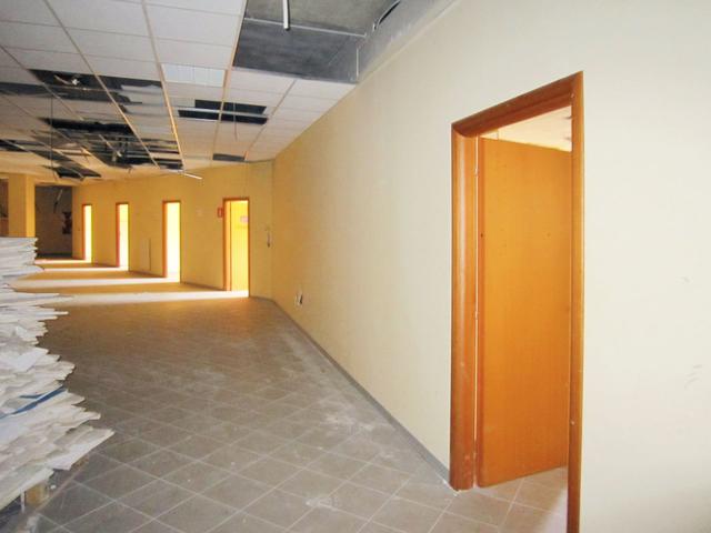 #21854 Fabbricato commerciale con ampi spazi di vendita in vendita - foto 6