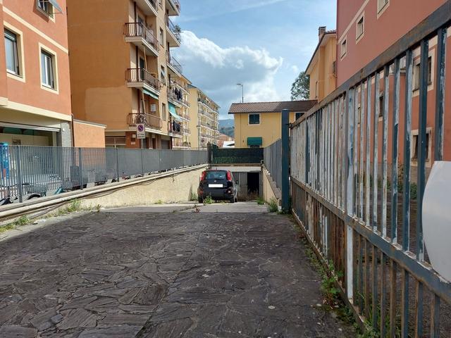 Garage in vendita