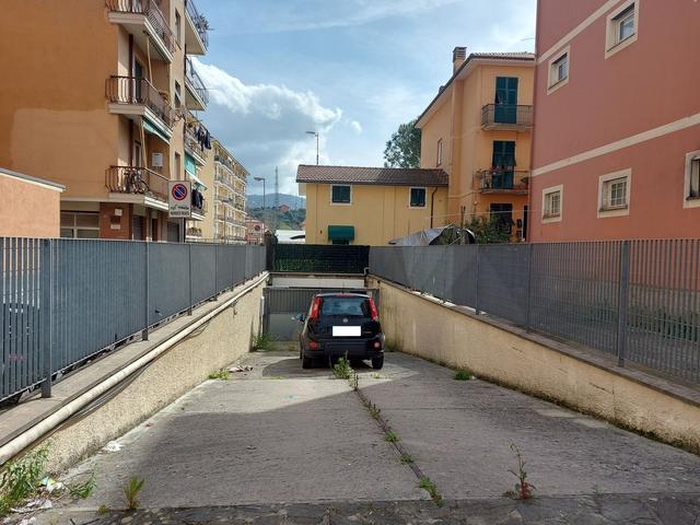 Garage in vendita