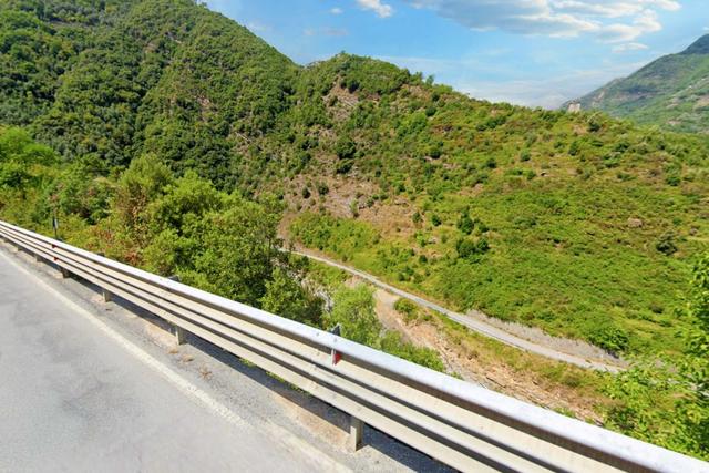 #22054 Terreni agricoli boschivi di 801.645 mq con fabbricati in vendita - foto 9