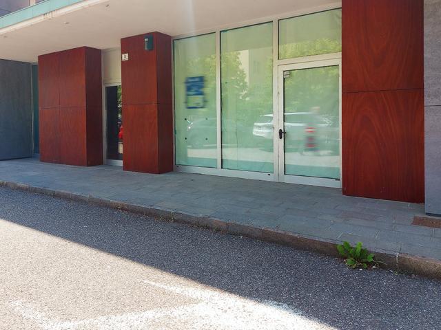 Negozi in vendita