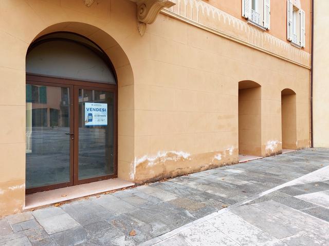#22161 Negozio in palazzo storico (sub 70) in vendita - foto 9