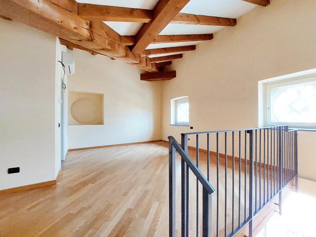 #22279 Cinque negozi, un appartamento e un ufficio in vendita - foto 13