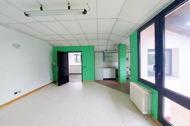 #22298 Fabbricato artigianale con uffici e appartamenti in vendita - foto 17