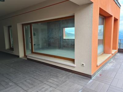 Negozi in vendita