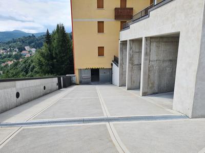 Negozi in vendita