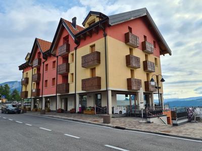 Negozi in vendita