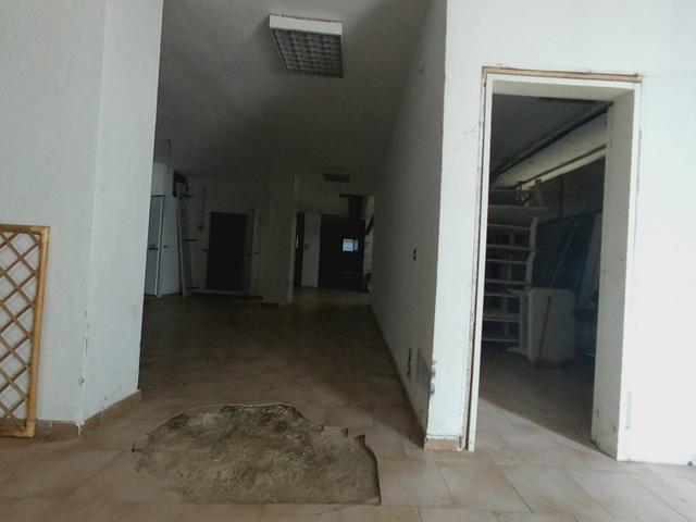 #22364 Quattro negozi, un ristorante, un ufficio e due magazzini in vendita - foto 3