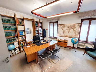 Studi privati in vendita