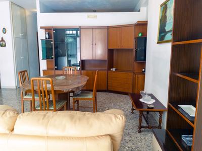 Laboratori in vendita