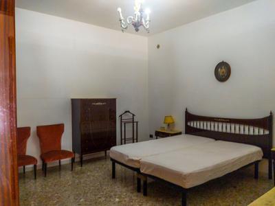 Laboratori in vendita