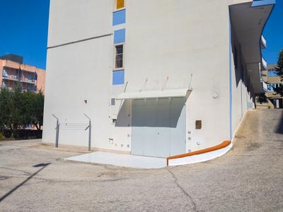 Laboratori in vendita